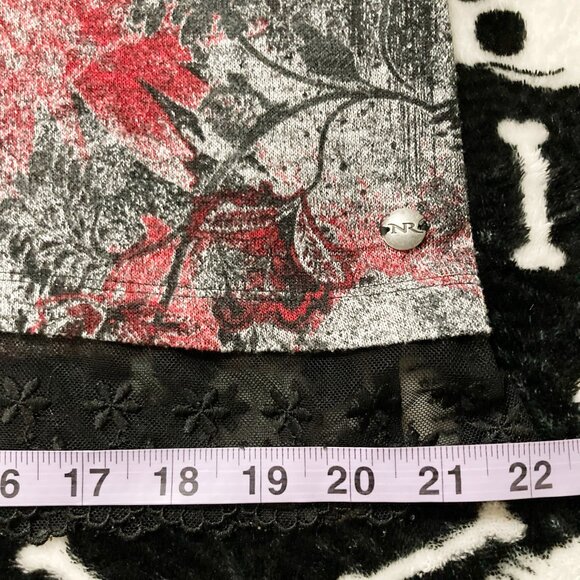 NORTHERN REFLECTIONS Red grey black floral sweater w/ lace trim MEDIUM LARGE XL - Picture 10 of 16